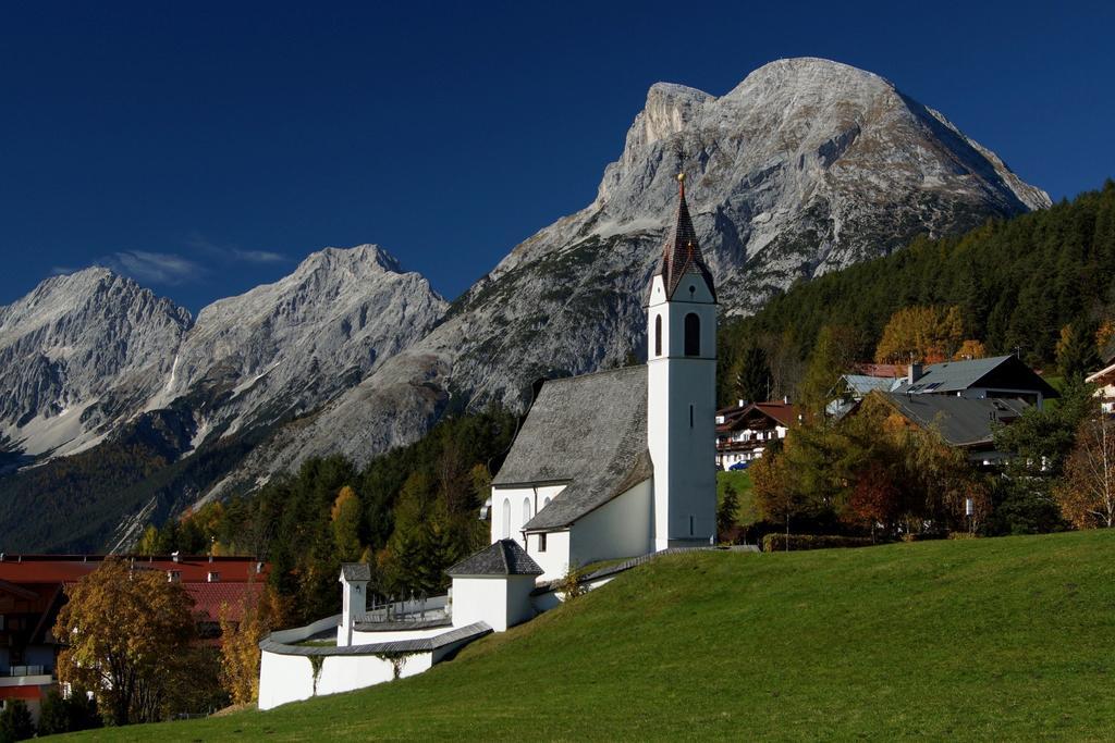 Haus Lukas Bed & Breakfast Seefeld in Tirol Eksteriør bilde